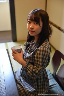 学霸坐在学渣的棒棒上写作业